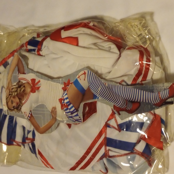 Adult Halloween costume. - Picture 2 of 4